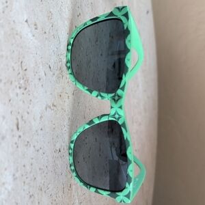 Chic Green Floral Sunglasses